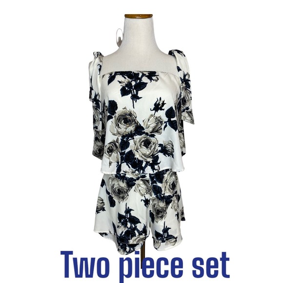 Two Piece Blue Floral Crop Top Short set - Picture 5 of 12
